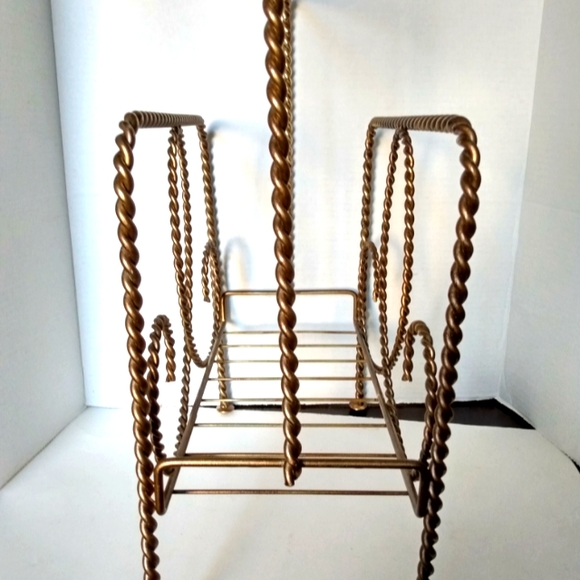 Twisted metal scroll magazine/ record holder - Picture 7 of 13